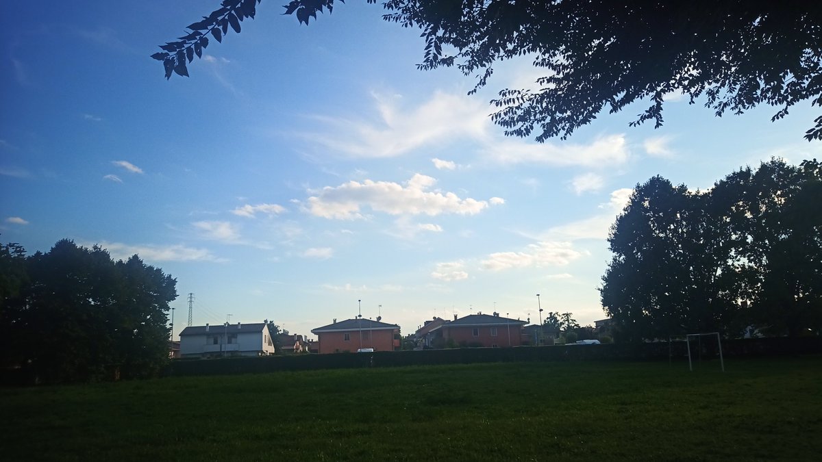 ostialostia's tweet image. Monday afternoon 
#fakeclouds #artificialclouds