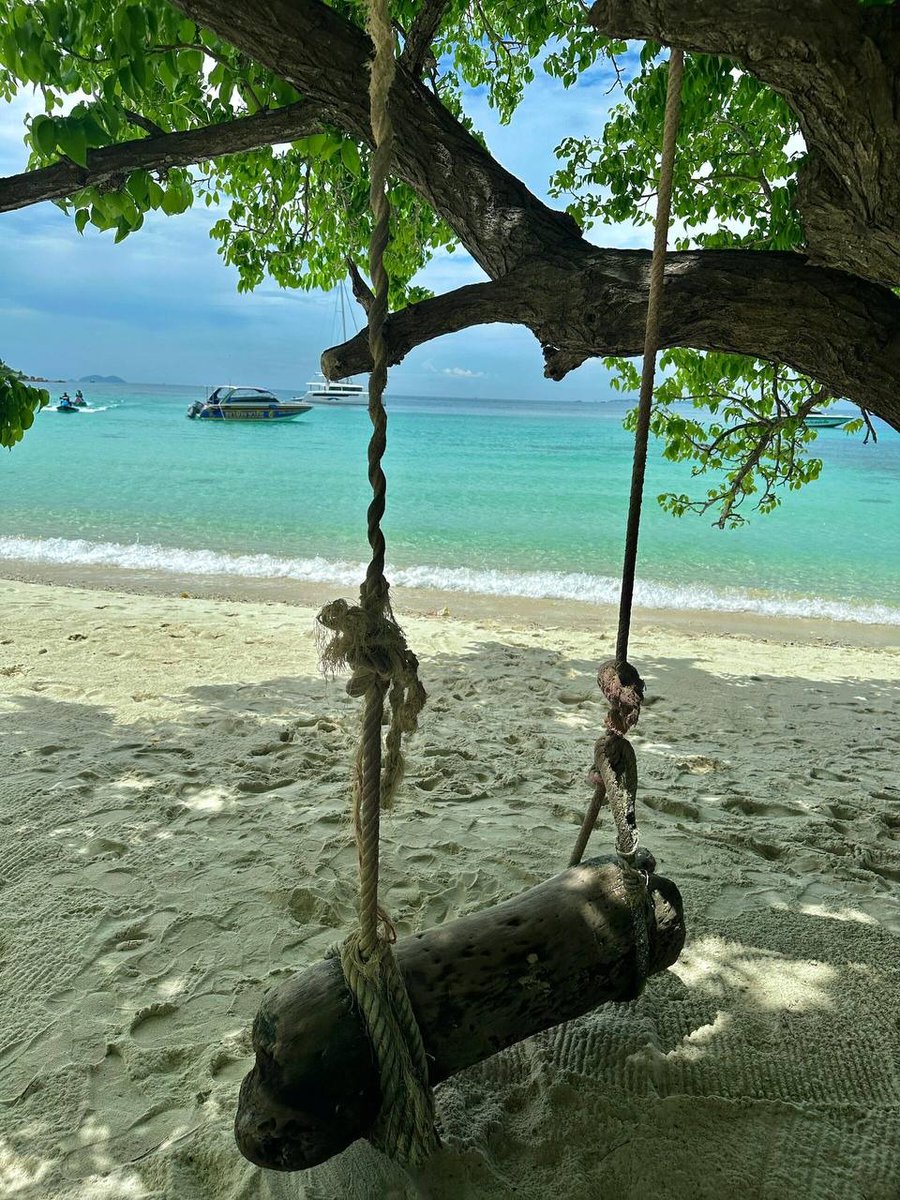 hapite's tweet photo. Sandy toes, heart in repose🏖🌊 https://t.co/mZnP31vPB3