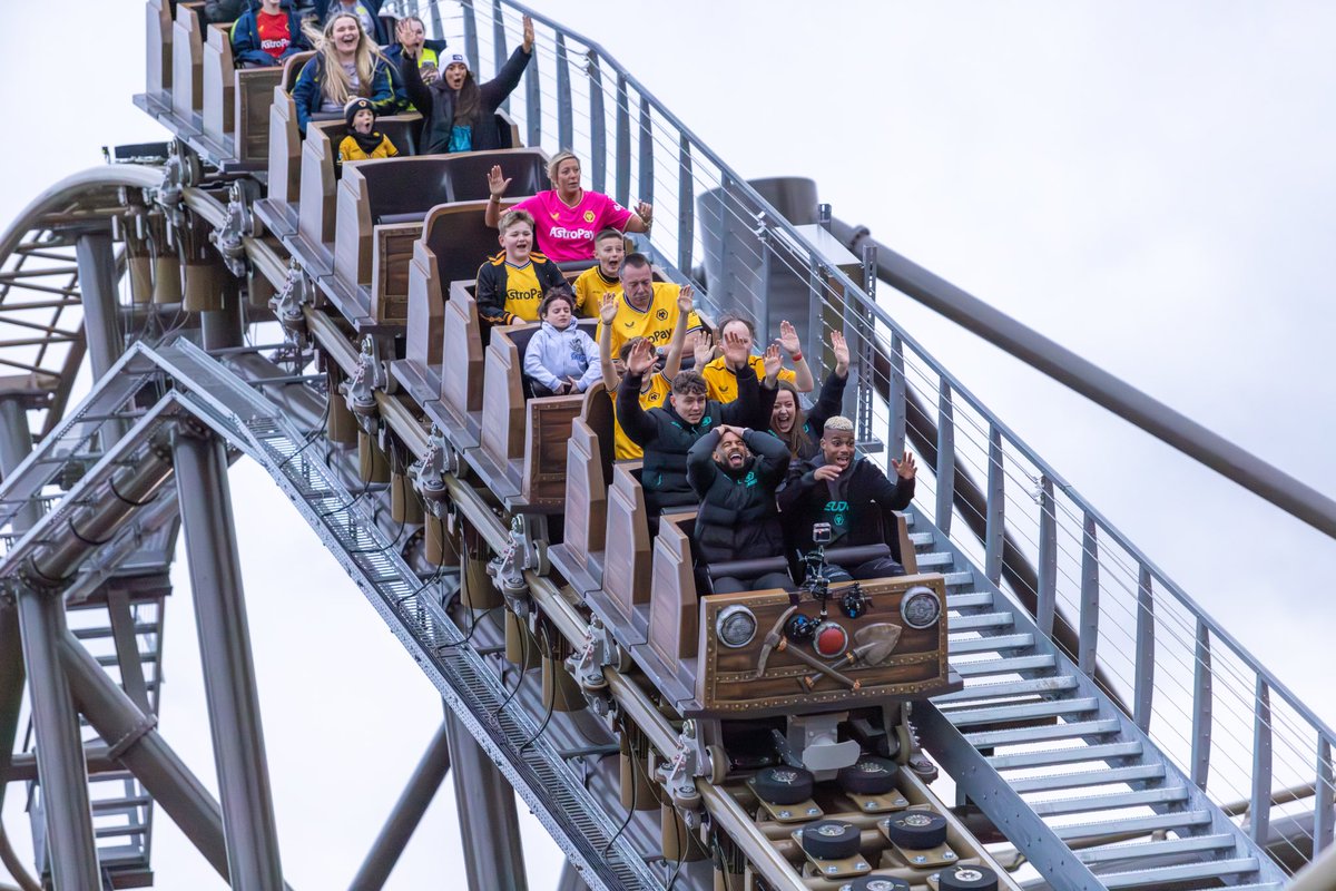 Young_Wolves's tweet photo. Anyone else still buzzing after last night? 🙋

Thank you to all that joined us and a huge thank you to @DraytonManor for hosting us! 💛

Be sure to keep an eye out on our social pages for more footage from last nights event and perhaps even some news on our next one 👀 https://t.co/FJqMDaRUpl