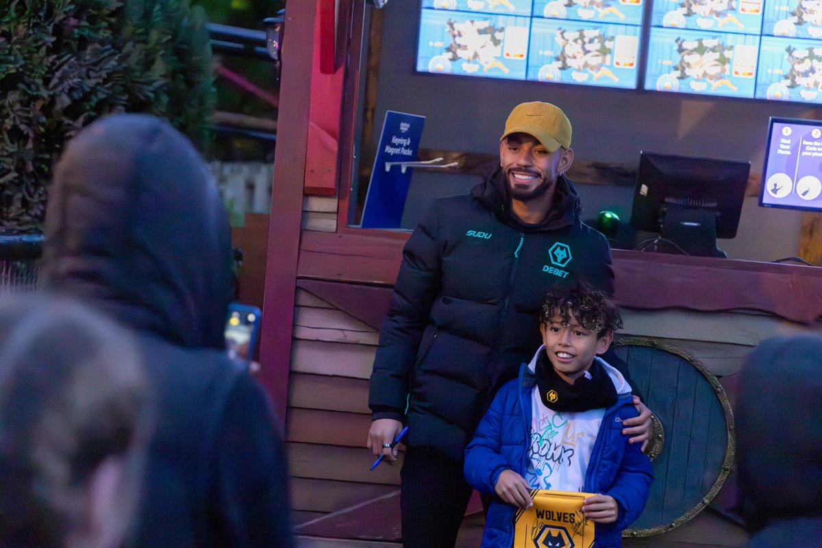 Young_Wolves's tweet photo. Anyone else still buzzing after last night? 🙋

Thank you to all that joined us and a huge thank you to @DraytonManor for hosting us! 💛

Be sure to keep an eye out on our social pages for more footage from last nights event and perhaps even some news on our next one 👀 https://t.co/FJqMDaRUpl