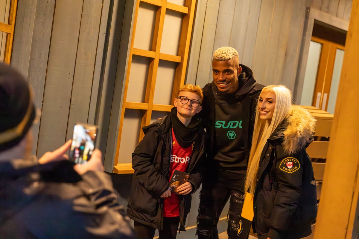 Young_Wolves's tweet photo. Anyone else still buzzing after last night? 🙋

Thank you to all that joined us and a huge thank you to @DraytonManor for hosting us! 💛

Be sure to keep an eye out on our social pages for more footage from last nights event and perhaps even some news on our next one 👀 https://t.co/FJqMDaRUpl
