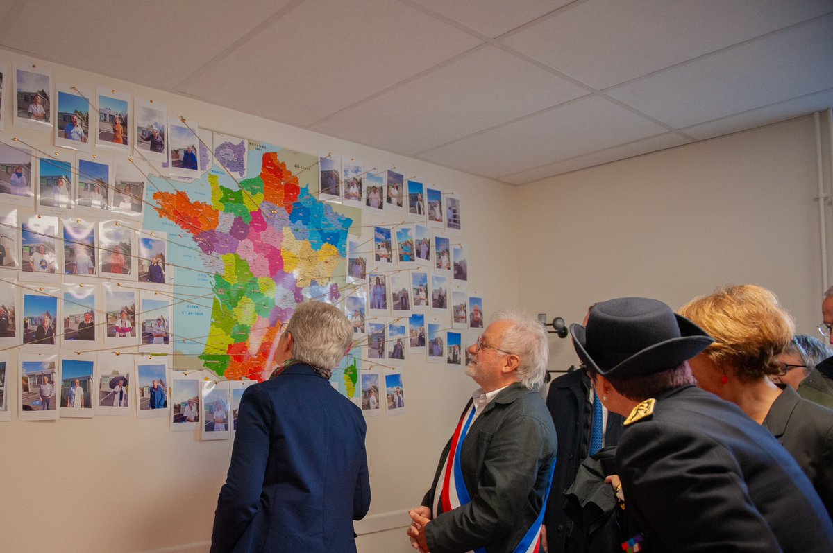Geneviève Darrieussecq (@gdarrieussecq) on Twitter photo Découverte à Ajain, en Creuse, de l’initiative innovante <a href="/med_solidaires/">Médecins Solidaires</a> pour faire venir des médecins là où il y n’y en avait plus.
Les déserts médicaux ne sont pas une fatalité. Bravo au docteur <a href="/martialjardel/">Martial Jardel</a> et à toute son équipe ! Découverte à Ajain, en Creuse, de l’initiative innovante <a href="/med_solidaires/">Médecins Solidaires</a> pour faire venir des médecins là où il y n’y en avait plus.
Les déserts médicaux ne sont pas une fatalité. Bravo au docteur <a href="/martialjardel/">Martial Jardel</a> et à toute son équipe !