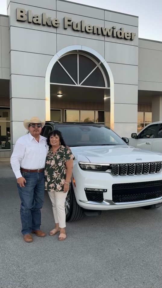 BFSnyderCDJR's tweet photo. Congratulations to the Davila family on their purchase of 
this gorgeous 2024 Jeep Grand Cherokee Summit! 🥳👏🏻 
Sold by Dom!

Come find your new ride! 
🖥️ Website link: https://t.co/Ucs2aVZ7qb 

#BlakeFulenwiderSnyder #FulenwiderFamily #BFFAuto
@aaron_watson
@mrsaaronwatson https://t.co/1A4sBPByyL