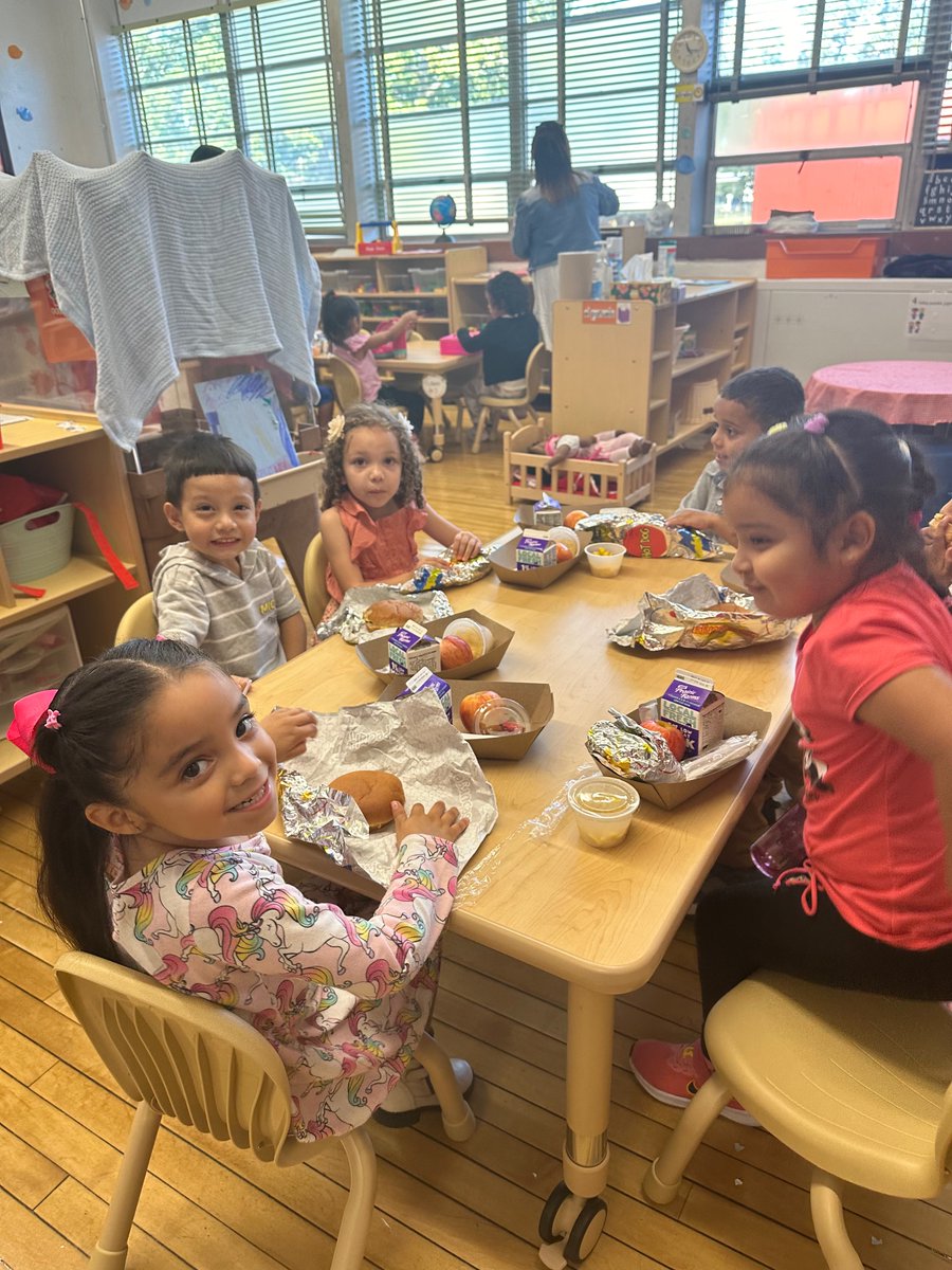 WPS60Supt's tweet photo. Openings for our PreK program are available for 3- and 4-year-olds, or children who turn 5 after Sep. 1. Based upon availability, parents will have the option to enroll in either half-day or full-day preschool, as well as a two-way dual bilingual program: https://t.co/YCXwOan2eo https://t.co/f6WnOxjviV