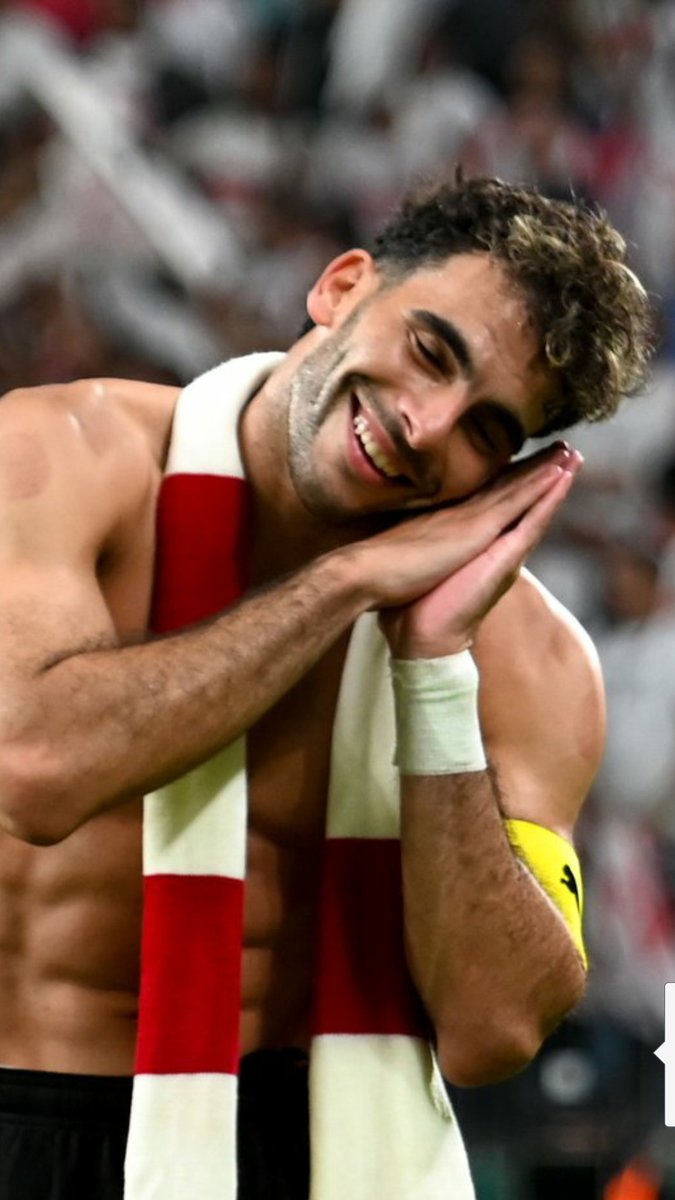 saslll5's tweet photo. @AlAhly .

كل العالم بتضحك عليك ي مصخرة 😂😂😂😂 https://t.co/xUbTlYlvXS