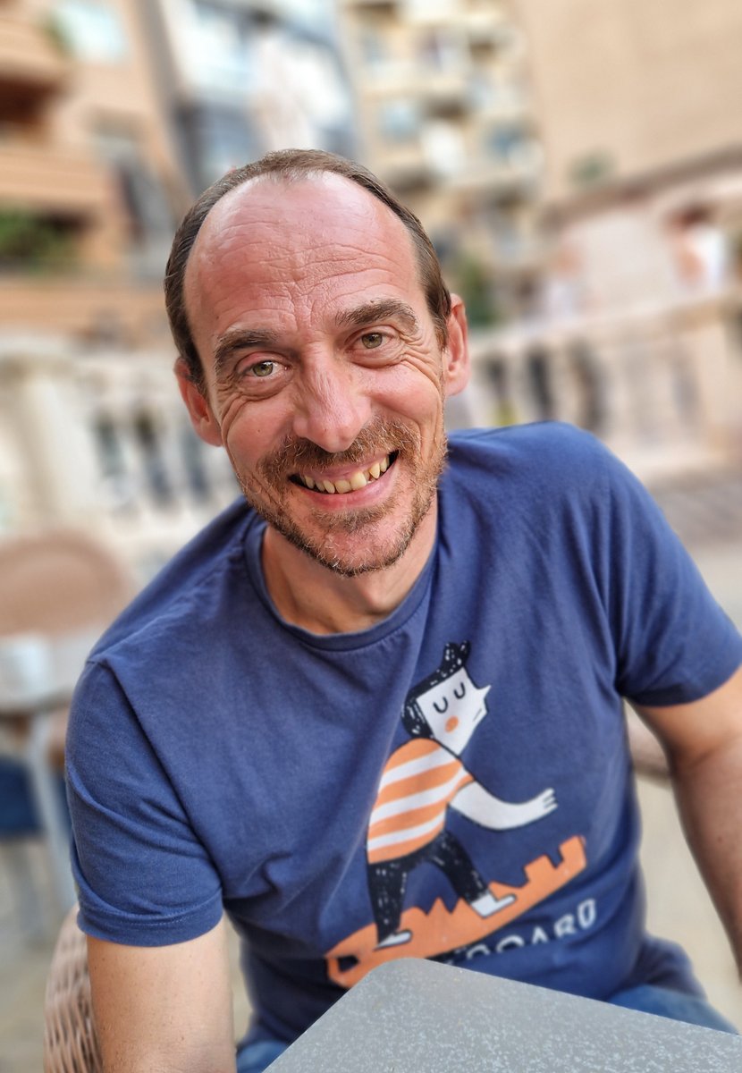 FototuitRibera's tweet photo. #diagonales es el reto elegido por el ganador Iñaki Gonzalez para octubre. Un tema perfecto para fotografiar con móviles. Que el juego continúe y a disfrutar...  #fototuitribera https://t.co/a0bP1KDSRd