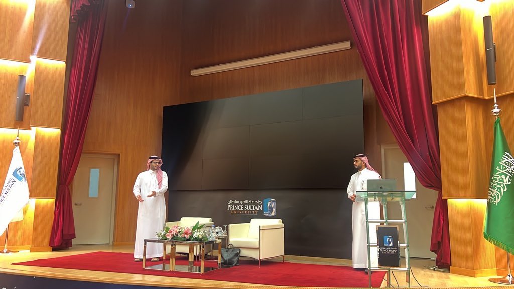 Tcc_psu's tweet photo. سعدنا اليوم بحضور قانونيين متدربين بارزين في سوق العمل، القانوني محمد العيسى و القانوني عبدالله الصقير، في لقاء حصري لأعضاء محكمة سلطان في ورشة عمل بعنوان: "كيف تسوّق لنفسك" https://t.co/0n9mIx9NmB