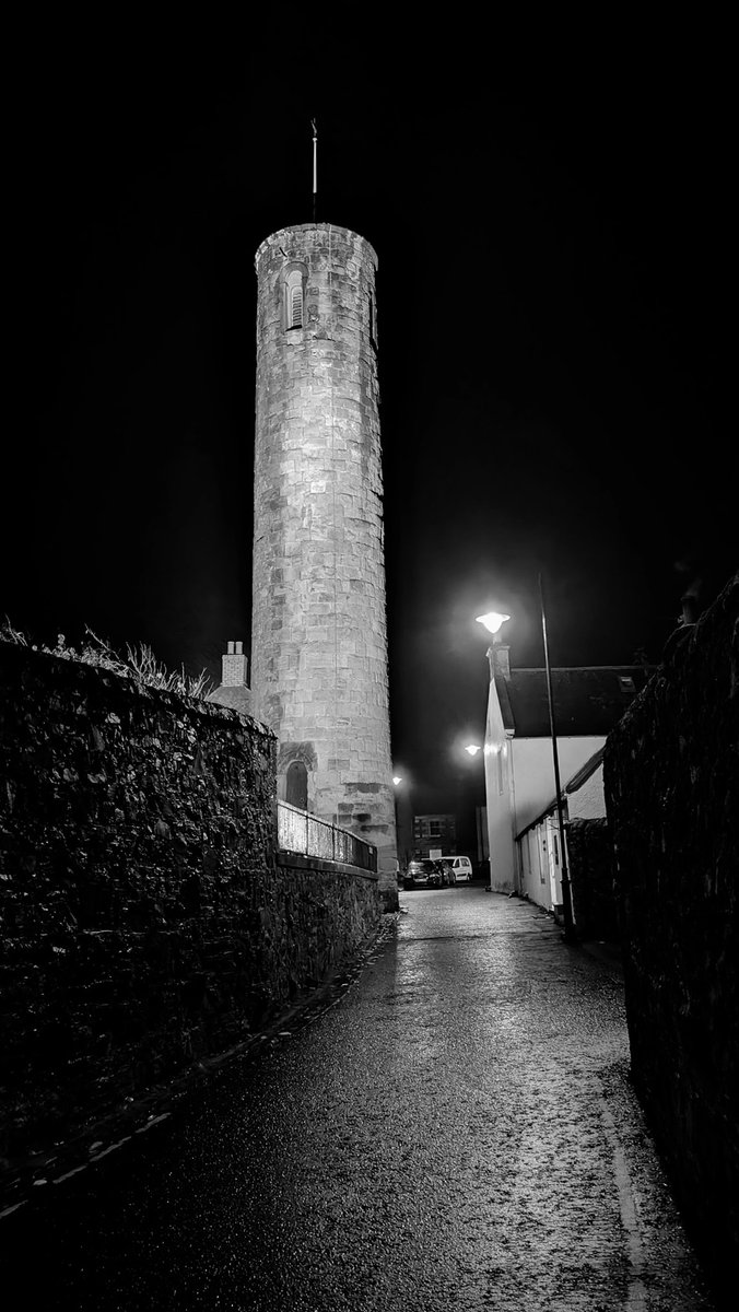 MuseumAbernethy's tweet photo. Now the nights are drawing in ever faster, a wee throwback to this lovely pic of our #VeryFamousTower sent in by a local follower last year. It's a lovely one for a dark, autumnal #TowerTuesday! https://t.co/KRBHAtMge1