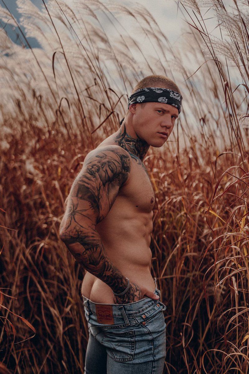 masculinewonder (@mascwonder) on Twitter photo 💁🏻♂️: <a href="/rostrailer/">rostrailer</a>
“Человек без сюрприза внутри, в своем ящике, неинтересен.” ―Михаил Булгаков 💁🏻♂️: <a href="/rostrailer/">rostrailer</a>
“Человек без сюрприза внутри, в своем ящике, неинтересен.” ―Михаил Булгаков