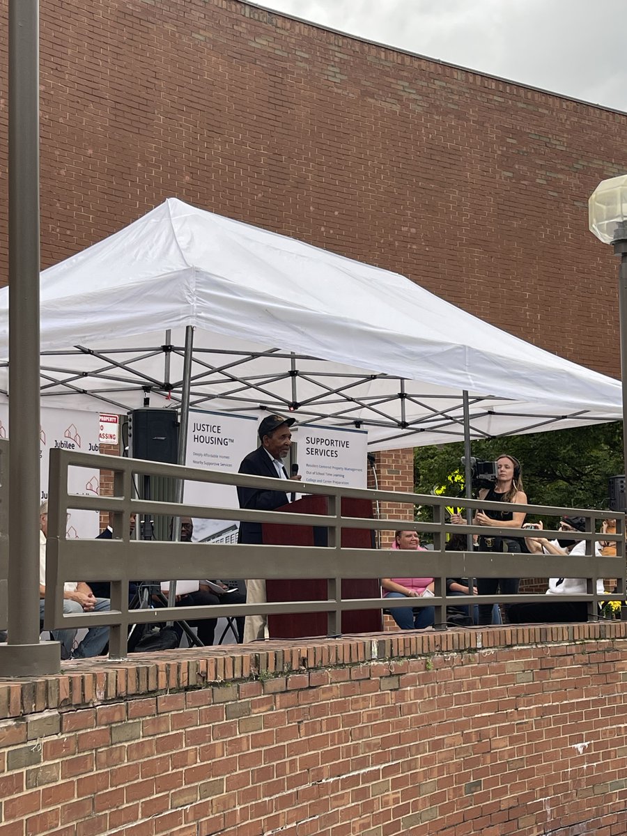 jubileehousing's tweet image. Thank you to everyone who came out and celebrated with us at the reopening of the Plaza at 1800 Columbia Rd! It was a momentous occasion!

#Plaza #Reopening #Celebration #JusticeHousing #JubileeHousing