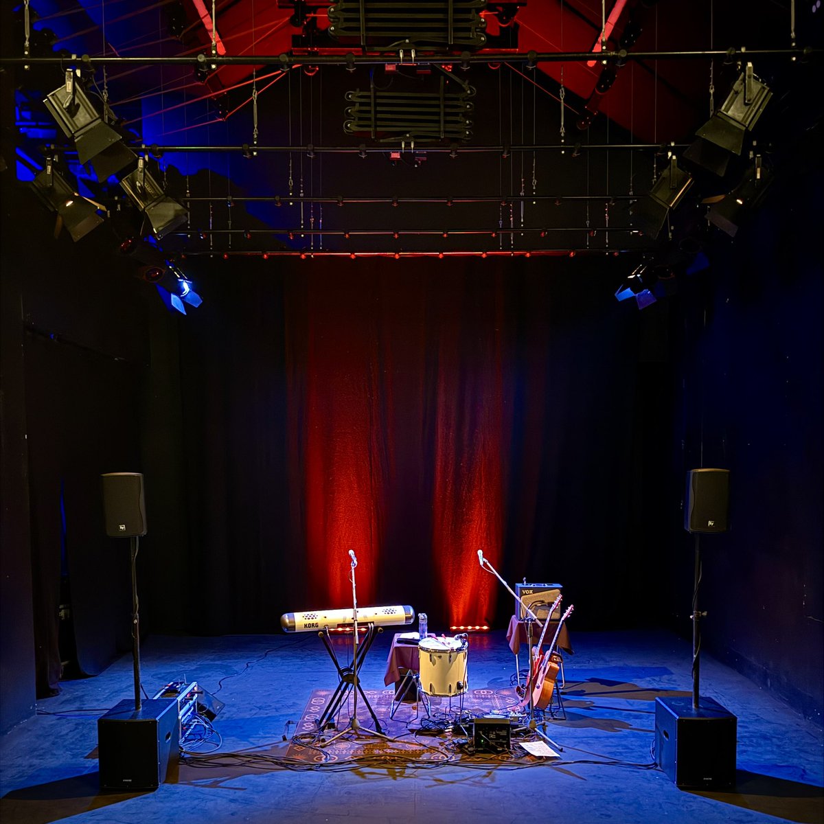 Sarah McQuaid (@sarahmcquaid) on Twitter photo All set for tonight’s show at the <a href="/TheatreRBath/">Theatre Royal Bath</a> #UstinovStudio! See sarahmcquaid.com/tour for details of all shows.
#bath #bristol #sarahmcquaid #concert #tour #livemusic #keepmusiclive #whatson #events #tourlife #lifeontour #lifeontheroad @cacophony_cottage @happystan34 All set for tonight’s show at the <a href="/TheatreRBath/">Theatre Royal Bath</a> #UstinovStudio! See sarahmcquaid.com/tour for details of all shows.
#bath #bristol #sarahmcquaid #concert #tour #livemusic #keepmusiclive #whatson #events #tourlife #lifeontour #lifeontheroad @cacophony_cottage @happystan34