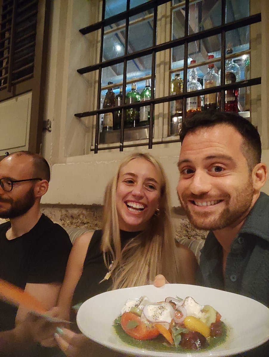 nreach_io's tweet photo. #nReach night out 😋 🍝 🧑‍🍳 🍖 

#Foodies #Celebration #Web3 #B2B #Hiring https://t.co/CB7YjA1TA4