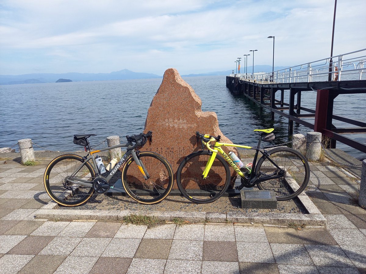 そういえば先日、琵琶湖一周してきました。
今回は道に迷わず8時間で完走！
途中から一緒に走ってくれた青年、道案内やコンビニ教えてくれてありがとう。
前引いてくれて、心折れることなく完走できました。ありがとう！