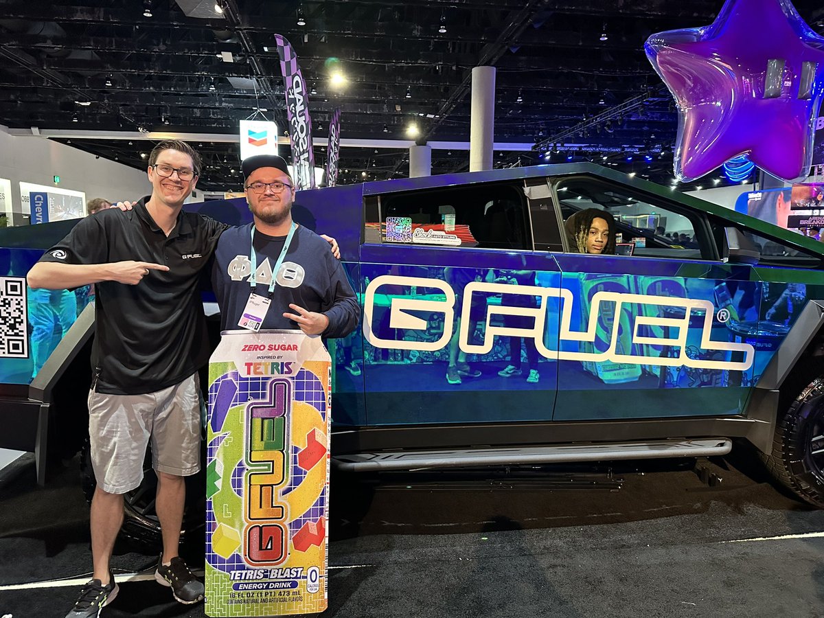 ImChrisChis's tweet photo. Mr clutch up and win last game at Twitch Rivals aka @PflugerFN! 

Always a pleasure my friend. It was great to finally meet in person. 

Thanks for hanging out and getting some dope photos with the @GFuelEnergy cyber truck of awesomeness!

Keep crushing it! 💪🏻 https://t.co/aPAZVPYgws