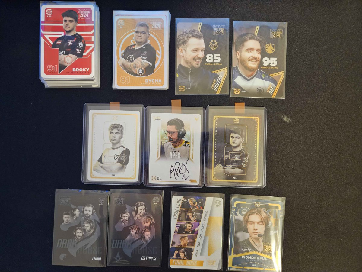 silveR_cs_go's tweet image. Just unboxed those @KolexGG cards from 2 large boxes 🔥

Really happy with the pulls, especially the @Vitality_apEX Signature :)

#KolexGG
#KolexCards
#VForVictory