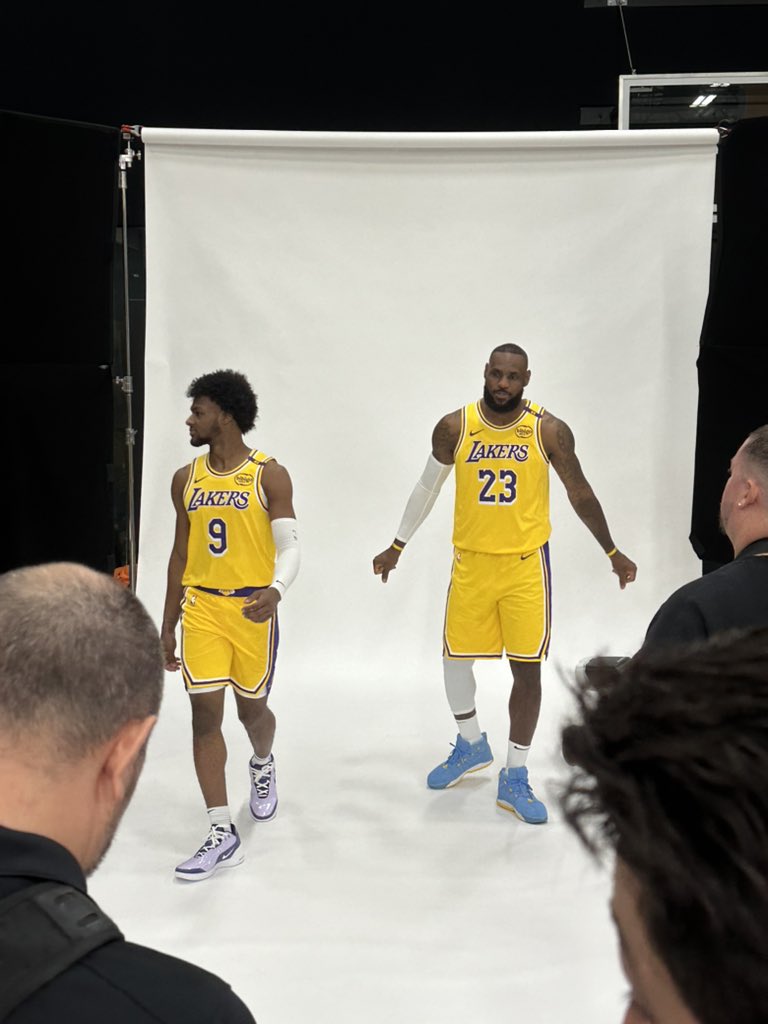 mcten's tweet image. First day of school pics.