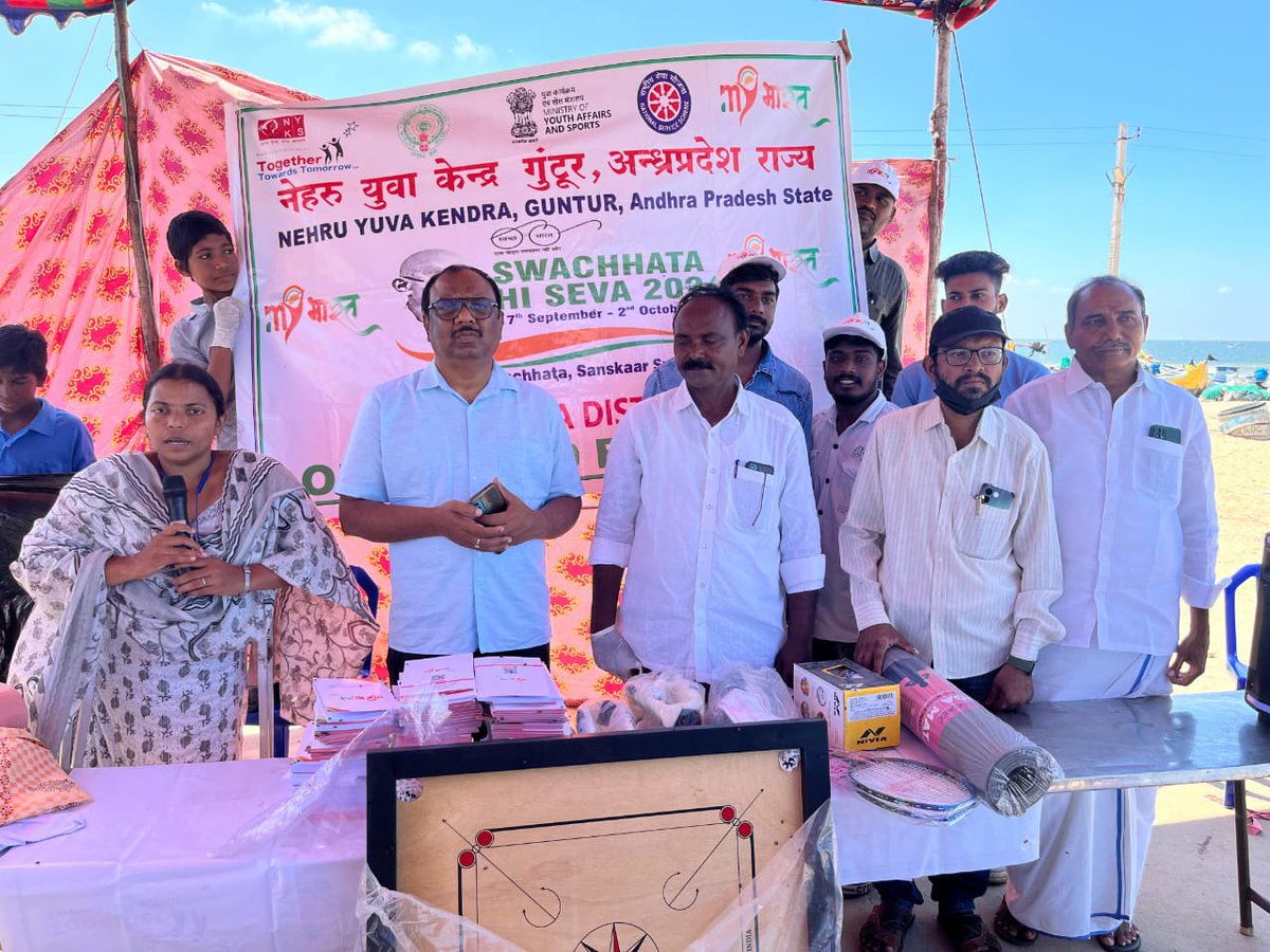 DycGuntur's tweet photo. #SwachhataHiSeva2024 #SwabhavSwachhataSanskaarSwachhata activities and #BeachCleanliness conducted at #Odarevu #Beach #BapatlaDistrict #CARDSNGO #AMJInternational #NehruYuvKendraGuntur #Cleanliness Andhra Pradesh State NYKS Director Ansuman Prasad Das graced the occassion https://t.co/6OHlEUUGHj