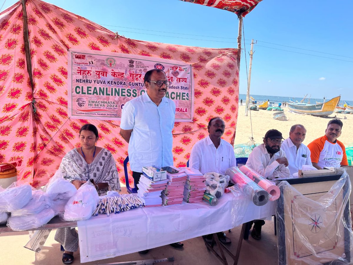 DycGuntur's tweet photo. #SwachhataHiSeva2024 #SwabhavSwachhataSanskaarSwachhata activities and #BeachCleanliness conducted at #Odarevu #Beach #BapatlaDistrict #CARDSNGO #AMJInternational #NehruYuvKendraGuntur #Cleanliness Andhra Pradesh State NYKS Director Ansuman Prasad Das graced the occassion https://t.co/6OHlEUUGHj