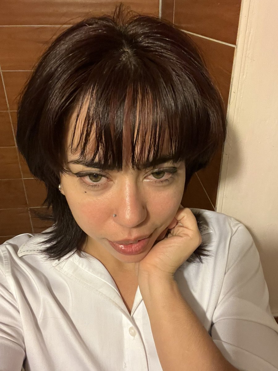 nilanectara's tweet photo. Me after 2 bong tokes https://t.co/mrIeWf3vwN