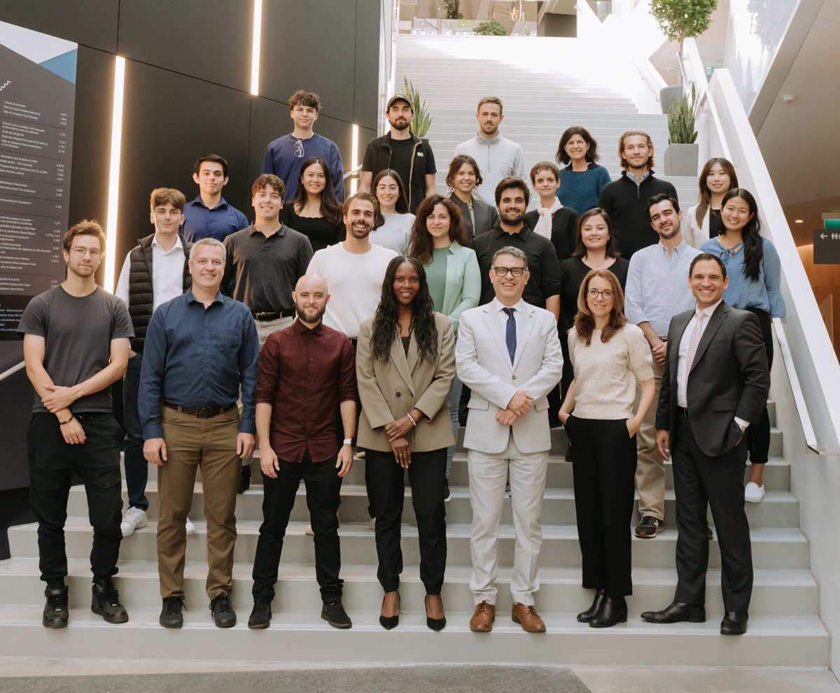 asterXcapital's tweet photo. 🚀 Départ de la 3e cohorte du programme en UX asterX @Quebecor en collaboration avec @chaire_ux et @HEC_Montreal !

Unique au Québec, ce programme offre un accompagnement aux start-ups afin d’accroître la maturité numérique de leurs solutions.

📸 : Valérie Paquette https://t.co/GvI5B7sA05