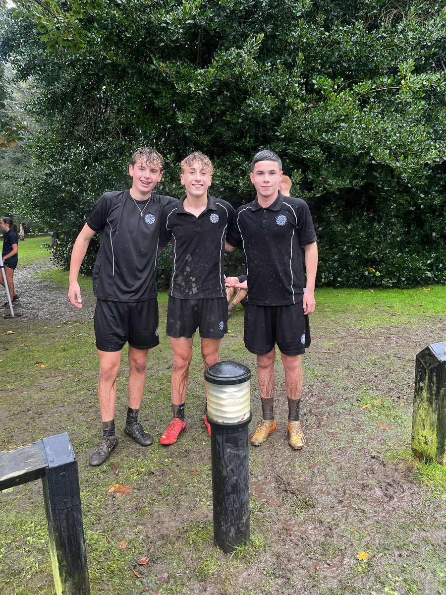 GreatSankeyPE's tweet image. A wet but wonderful day at the Warrington Schools X-country.

Well done to all our runners.

Special mentions to:
Thea 🥇and Logan 🥈