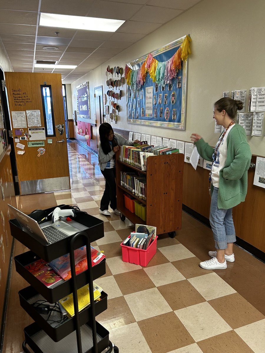 When a class has to take over the library, our amazing librarian <a href="/aubsimons/">Mrs. Simons ❤️s Books</a> takes her lessons and checkouts on the go. What a LockHeart for students and way to be #LockedonExcellence! <a href="/LockhartISD/">Lockhart ISD</a>