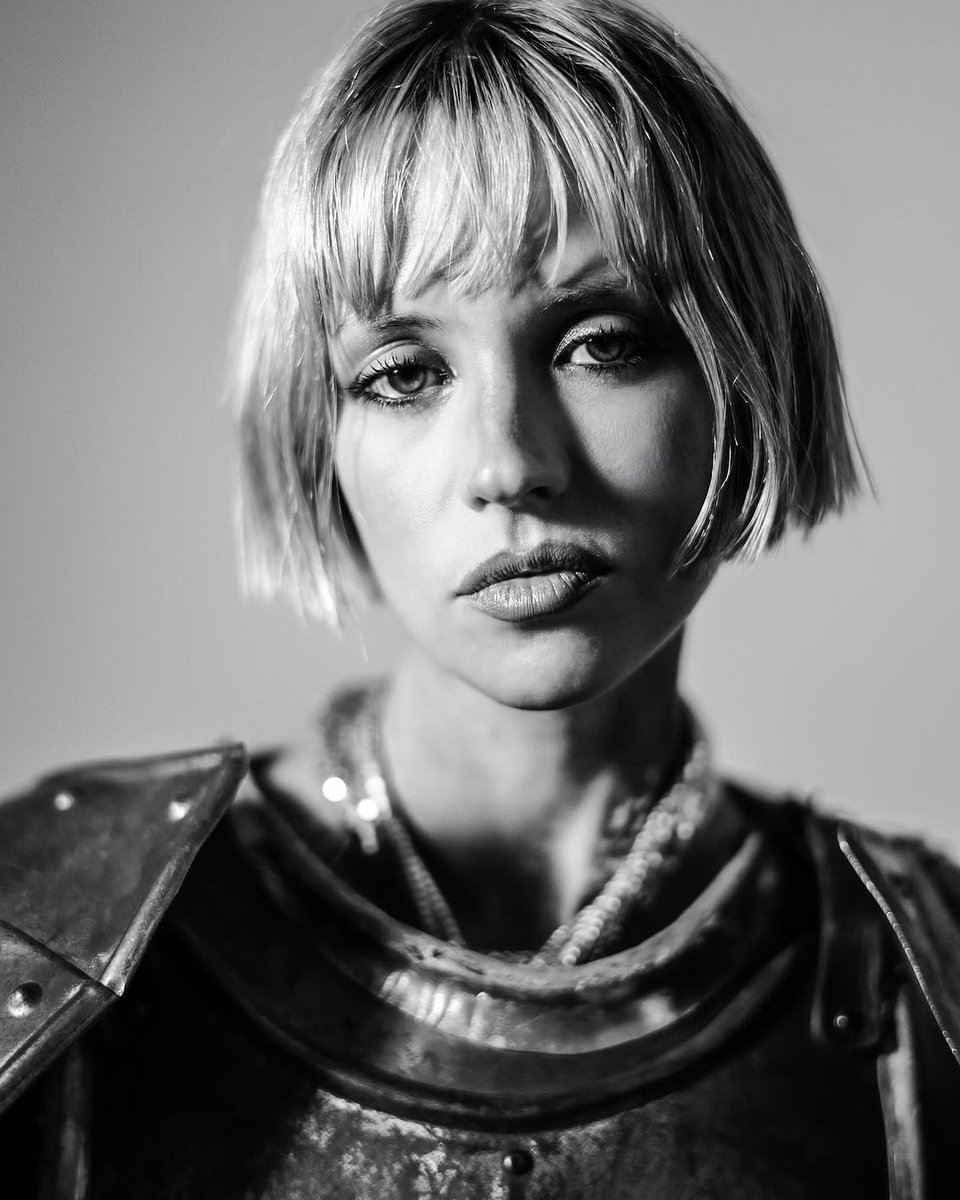 Angèle Updates tweet media