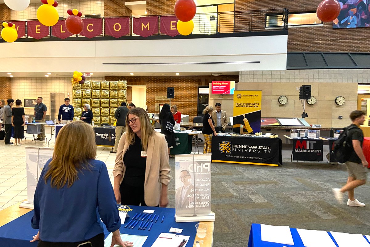 csom_phd's tweet image. We had a fantastic DocNet Recruitment event last week! Thank you to everyone who was able to attend. Our panel session was very informative with great engagement and questions, we hope all attendees took the opportunity to discuss their futures with multiple uni reps! #csom #phd