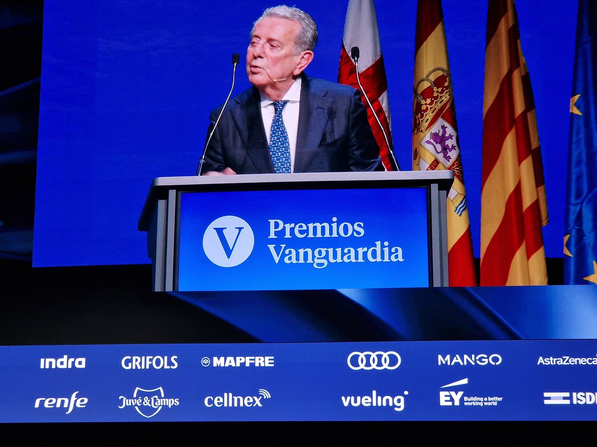 JFG68's tweet photo. Enhorabona a La Vanguardia pels seus 143 anys de bon periodisme i moltes felicitats als premiats d'aquesta edició. @MAPFRE @LaVanguardia https://t.co/mSTnuEJY4y