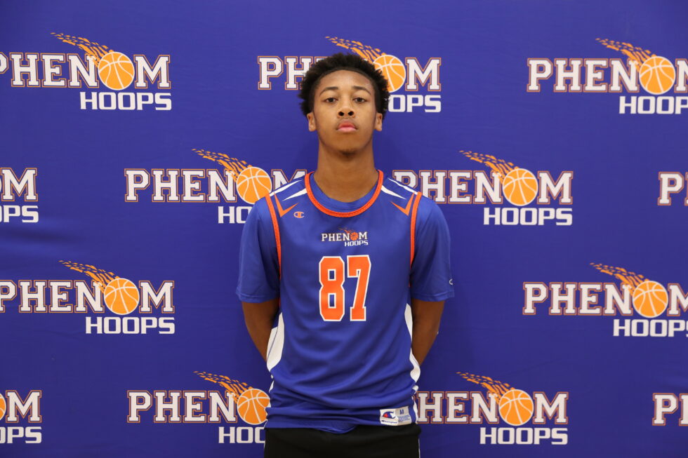 Phenom Exposure Camp Evaluations: Team 5
#PhenomHoops #PhenomExposureCamp 

'26 Jayen Reeves
'25 Martiste Mills
'26 Chase Gilmore
'26 MJ Ashley
'26 Cameron Simmons
'26 Ty Gorman
'25 Micah Stone
'27 Seth Harris

Read: phenomhoopreport.com/phenom-exposur…