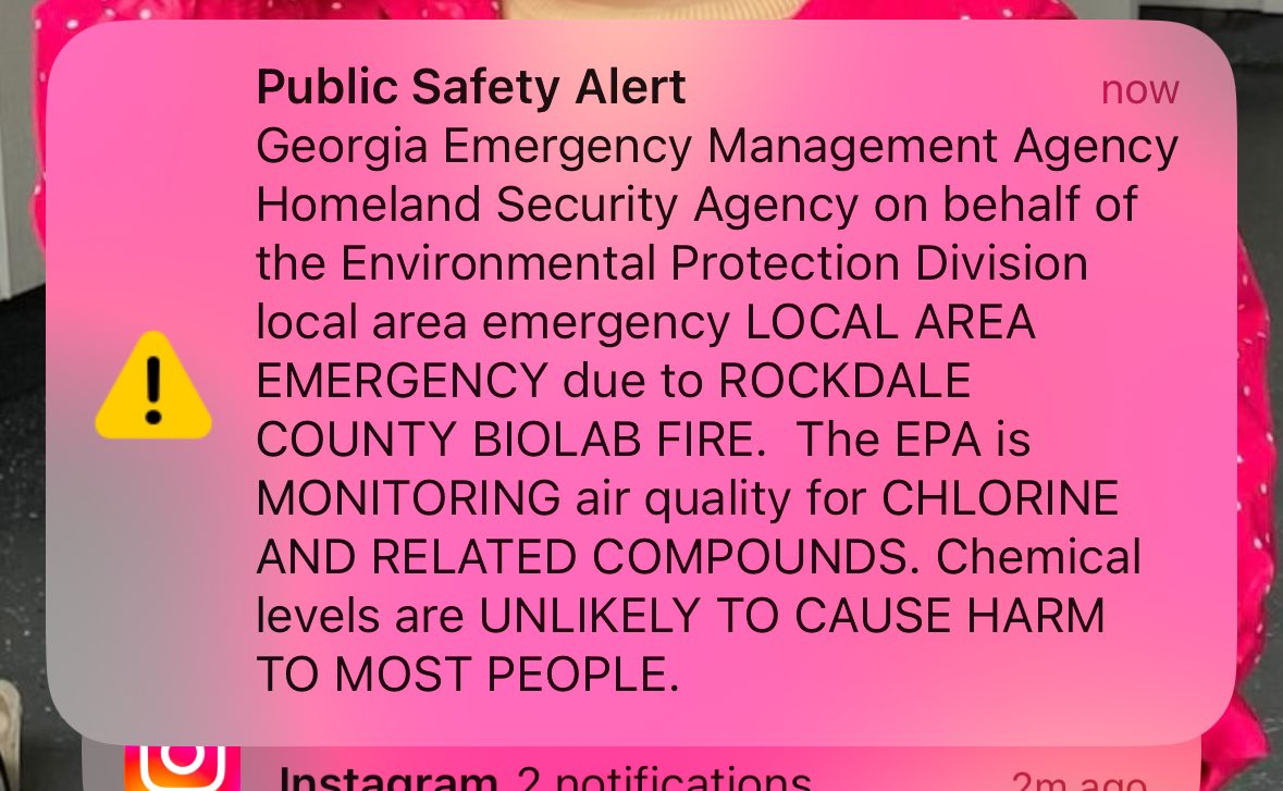 busesuwaldorf's tweet image. #BioLabFire smells like a swimming pool outside. Georgia Chernobyl, is that you?