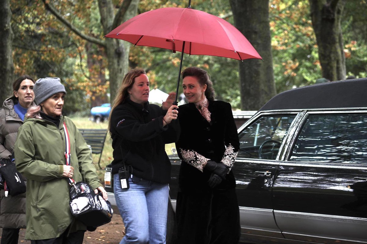 alltoovera's tweet photo. the conjuring: last rites filming at cassiobury park today https://t.co/IyWvjooBaf