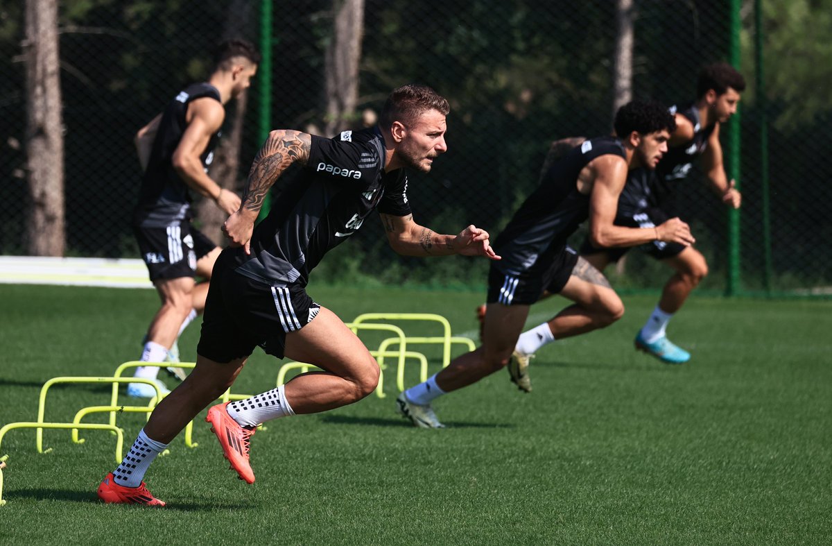 senolreyizz's tweet photo. Kilidi açamadı ama kapıyı kitledi.
9 maç 9 gol CİRO İMMOBİLE! https://t.co/Yru4iua5GT