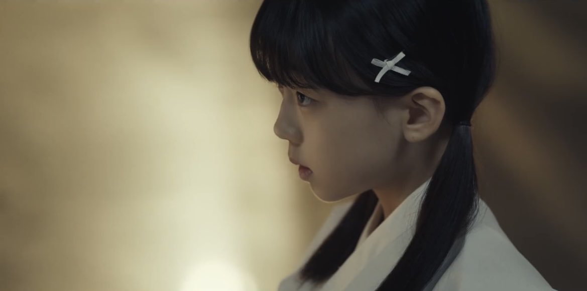 __kdramaland's tweet photo. multiple traumas on top of the toxic work environment; parents death then being raised by their grandmother + her young sister’s disappearance + breakup after being in a relationship for 8yrs.

my heart is aching for Eunho 

#DearHyeriEp3
#DearHyeri https://t.co/UrrxVjNp7g