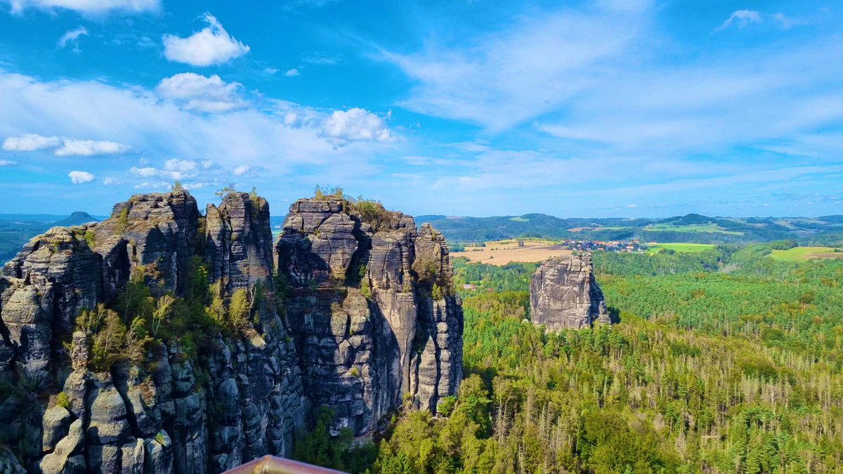 solli38971382's tweet photo. Eine Auszeit im Elbsandsteingebirge, sehr schön! https://t.co/AZUV1efsBS