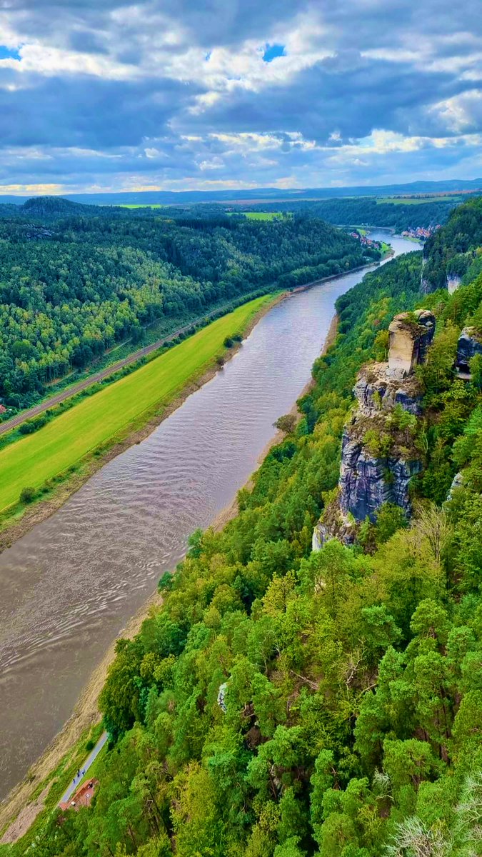 solli38971382's tweet photo. Eine Auszeit im Elbsandsteingebirge, sehr schön! https://t.co/AZUV1efsBS