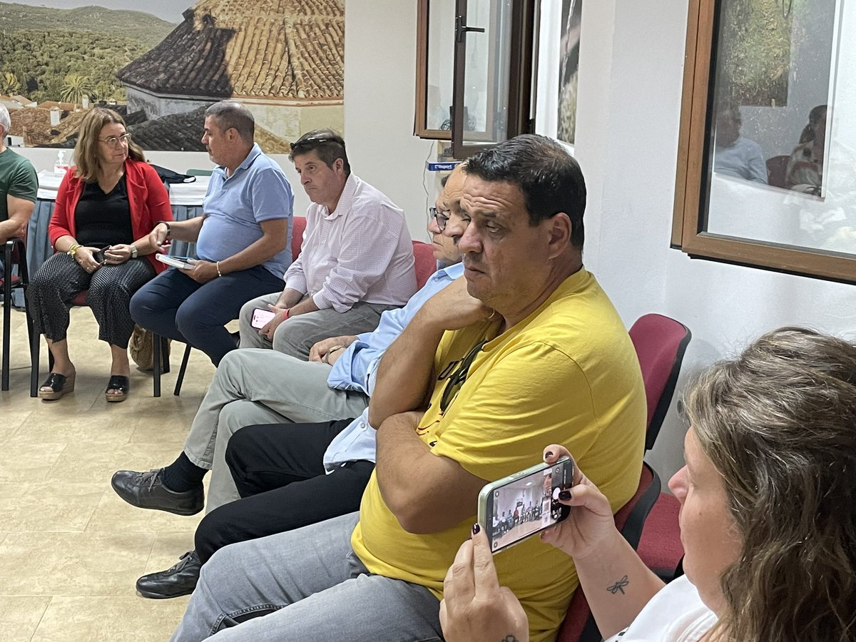psoedehuelva's tweet photo. 🔴 La sierra de #Aracena y Picos de #Aroche sufre el abandono de los servicios públicos:
❌ Sin Chare y falta de médicos en los centros de salud
❌ Recortes de líneas de transporte público
❌ Eliminación de aulas y falta da mantenimiento en las instalaciones
#SantaAnaLaReal https://t.co/PnflrcREKf