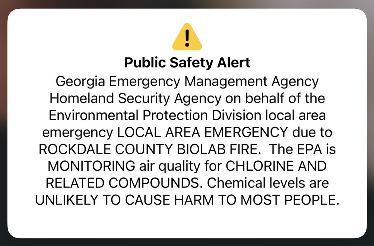 ivanka1776's tweet image. Atlanta is a joke. Why did we just get this alert? People have been complaining about hazy conditions and the smell of chlorine in the air all morning but it’s supposed to be safe? #BioLabFire 🔥☠️