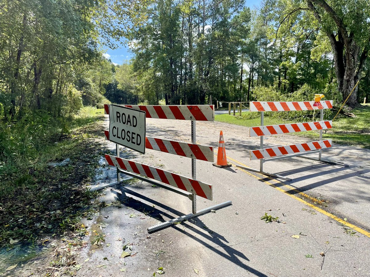 schighwaypatrol's tweet image. Clean up efforts are still underway, please continue to drive safely as many roads are still being worked on. 

#HurricaneHelene #Helene #SCWX #SouthCarolina #SCHP #SCHighwayPatrol #StateTroopers #SCStateTroopers