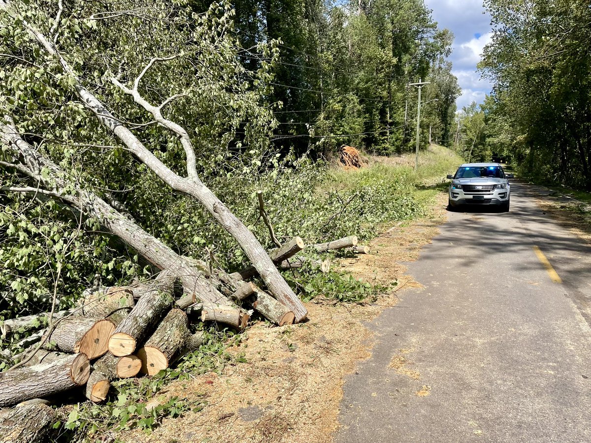 schighwaypatrol's tweet image. Clean up efforts are still underway, please continue to drive safely as many roads are still being worked on. 

#HurricaneHelene #Helene #SCWX #SouthCarolina #SCHP #SCHighwayPatrol #StateTroopers #SCStateTroopers
