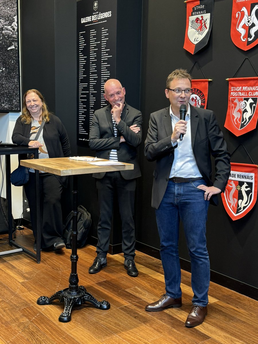 Hugues Meili (@huguesmeili) on Twitter photo Ravi d'avoir assisté ce soir au pot de départ de @JPLamarcade, remarquable Directeur de <a href="/enedis_bretagne/">Enedis en Bretagne</a> depuis 6,5 années, appelé à de prestigieuses fonctions pour <a href="/EDFofficiel/">EDF</a> en Chine. Bonne chance et bravo à toi ! <a href="/M_Laigneau/">Marianne Laigneau</a> <a href="/LoigCG/">Loïg Chesnais-Girard</a> <a href="/BretagneBDI/">Bretagne Développement Innovation</a> Ravi d'avoir assisté ce soir au pot de départ de @JPLamarcade, remarquable Directeur de <a href="/enedis_bretagne/">Enedis en Bretagne</a> depuis 6,5 années, appelé à de prestigieuses fonctions pour <a href="/EDFofficiel/">EDF</a> en Chine. Bonne chance et bravo à toi ! <a href="/M_Laigneau/">Marianne Laigneau</a> <a href="/LoigCG/">Loïg Chesnais-Girard</a> <a href="/BretagneBDI/">Bretagne Développement Innovation</a>