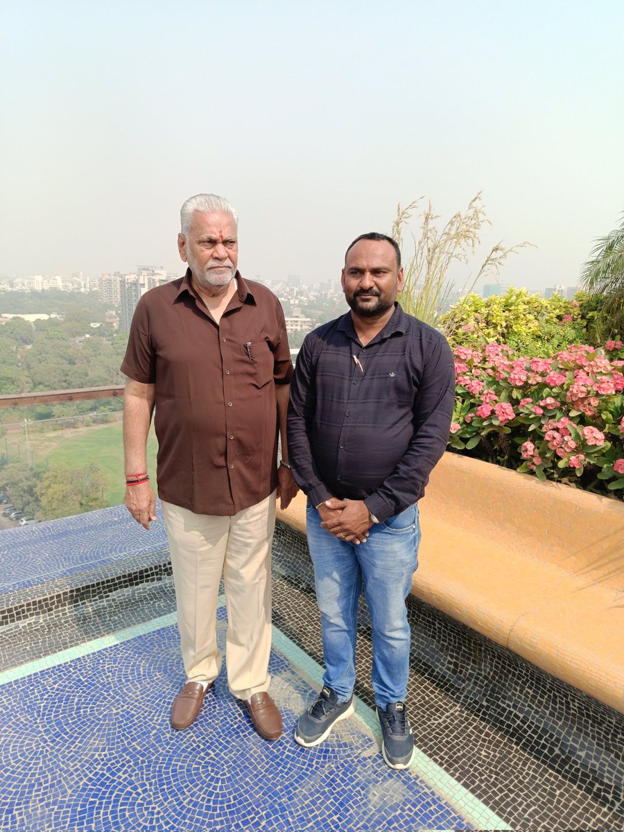 RajeshDevani1's tweet image. हमारे गूरू सन्मान परम परशोतम रूपालाजी को जन्मदिन के मंगलपर्व पर हार्दिक शुभकामनाएँ... आपका जीवन और परिवार खुशियों,प्रगति एंव परस्पर प्रेम से सदैव ओत प्रोत रहे यही कामना करता हूँ,, प्रभु आपको हमेशा खुश एवम स्वस्थ रखे और सफलताऐं प्रदान करें #ParshottamRupala 
राजेश देवाणी @PRupala