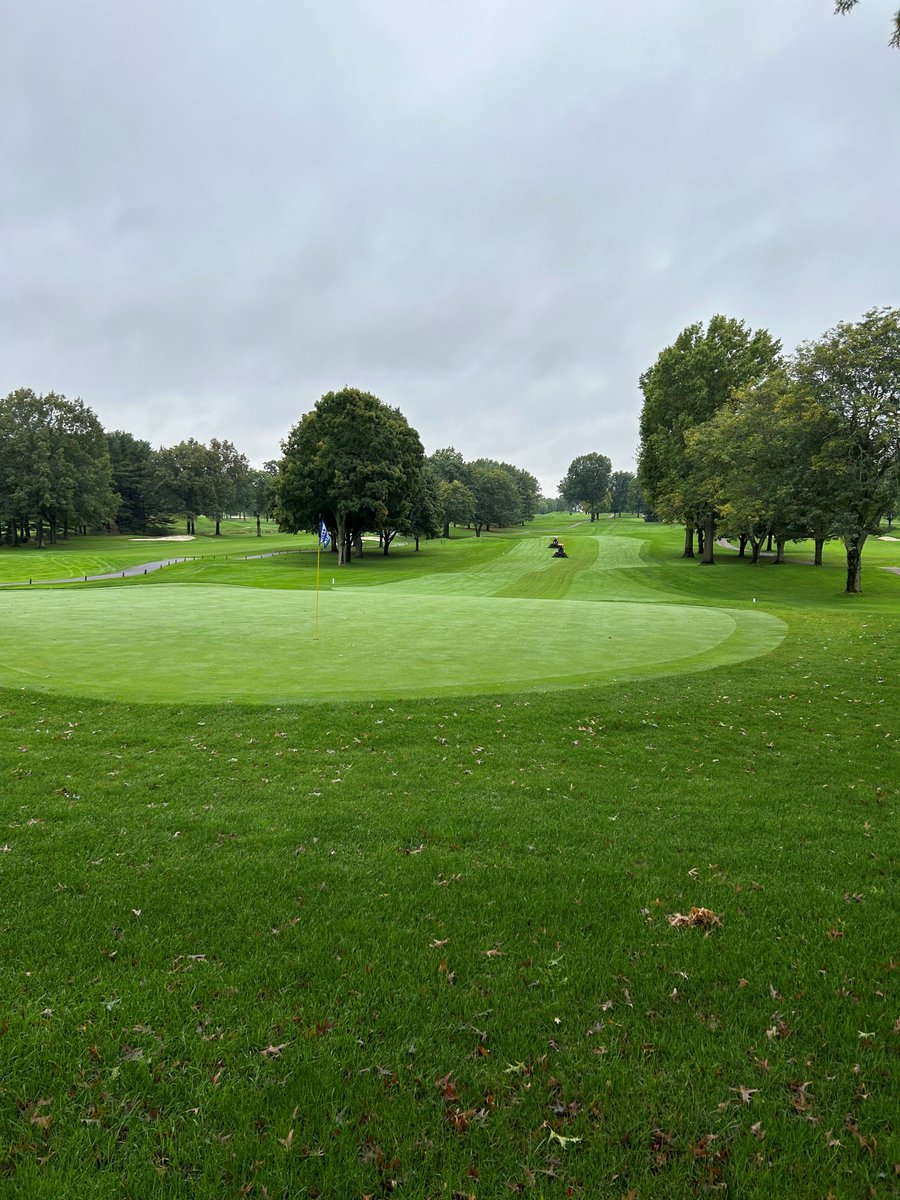 ACG_CLE's tweet photo. It’s been a beautiful day on the green at Firestone! Great swings, even better company, and perfect weather. Couldn’t ask for more! 🏌️‍♂️☀️ #ACGCleveland #FirestoneGolf #GolfOuting #M&amp;ANetworking https://t.co/QYmpJX8v9z