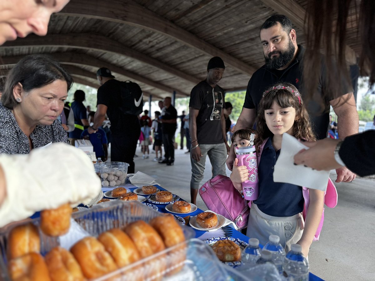 Pembroke Lakes Elementary PTA tweet media