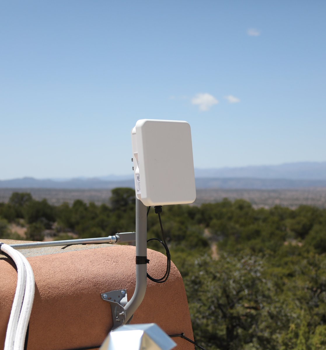 📍 LOCATION: Reno, Nevada
✅ STATUS: Link AirNode Installed

Today, the Pioneers that stepped into the new frontier of connectivity and became AirNode Operators in Batch Two, Drop One, claimed their first Rewards payment.

Learn more about the impact they're making below 👇