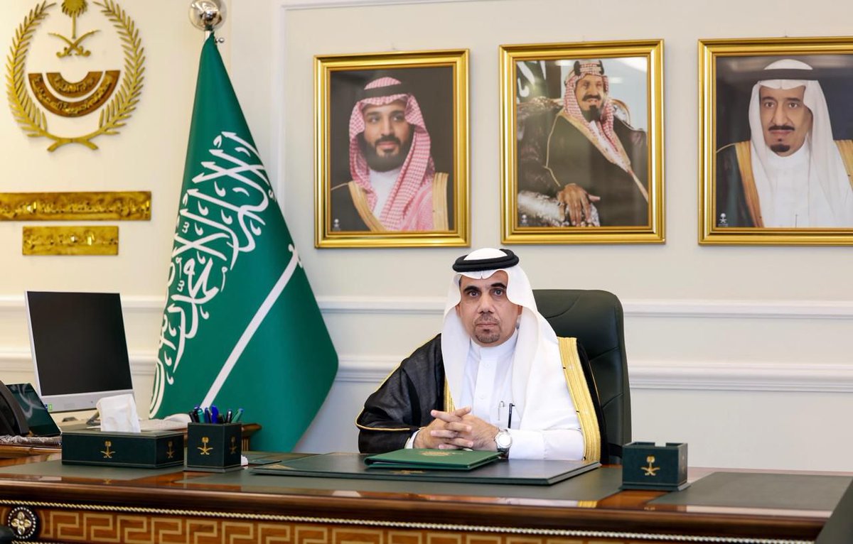 ghranchannel's tweet photo. 🔴عاجل | تكليف "رجاء بن دخيل الله المغيظي السلمي" محافظاً لـ #محافظة_خليص ⬇️
.
https://t.co/B71tUI73G1
.
#صحيفة_غراس https://t.co/CzILh1rhd5