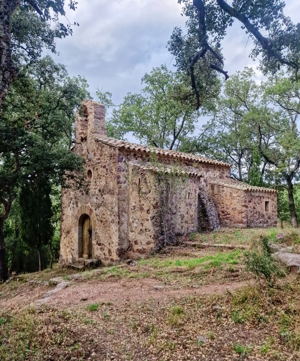 ricardrigall's tweet photo. Sant Esteve del Llop. #santestevedelllop #darnius #altempordà #bicicleta #gravel #tardor2024 https://t.co/bOnzXCQgct