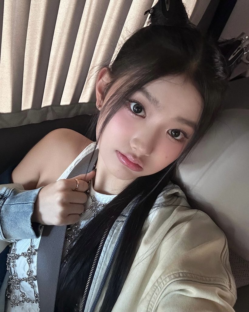 KELLY_FRANCE1's tweet photo. → 🎞️┊INSTA
#KELLY : 🐈⬛
#KELLY #켈리
#BADVILLAIN #배드빌런
#OVERSTEP https://t.co/xEIWkc3x6W