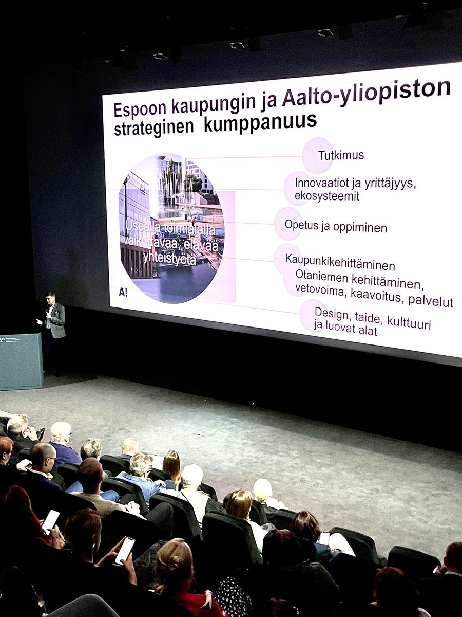 Havettavatati's tweet photo. Espoon kaupunginvaltuusto kokoontui  Aalto-yliopiston uudessa Marsio-rakennuksessa. Meillä on tärkeää yhteistyötä @EspooEsbo kanssa. Rehtorimme @Niemela_Ilkka kertoi  @AaltoUniversity  ajankohtaisia ajatuksia, ja kannusti yrityksiä palkkaamaan kv. opiskelijoita harjoitteluun. https://t.co/hxBt0fYnbY