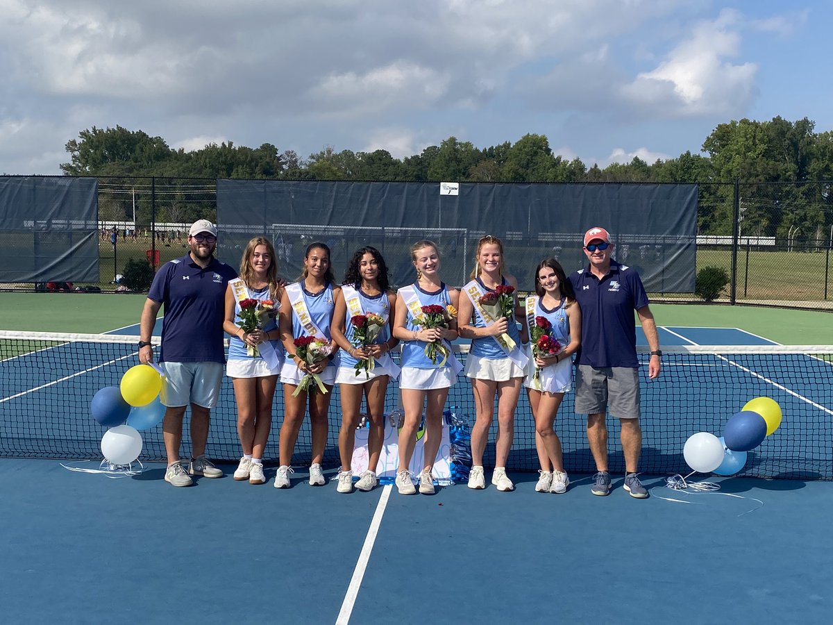 WS_Storm_Sports's tweet photo. Congratulations to our @WS_Storm_WTen #SENIO25 (We will photo shop Coach Matt into the final version) https://t.co/dEsMZbGZH6
